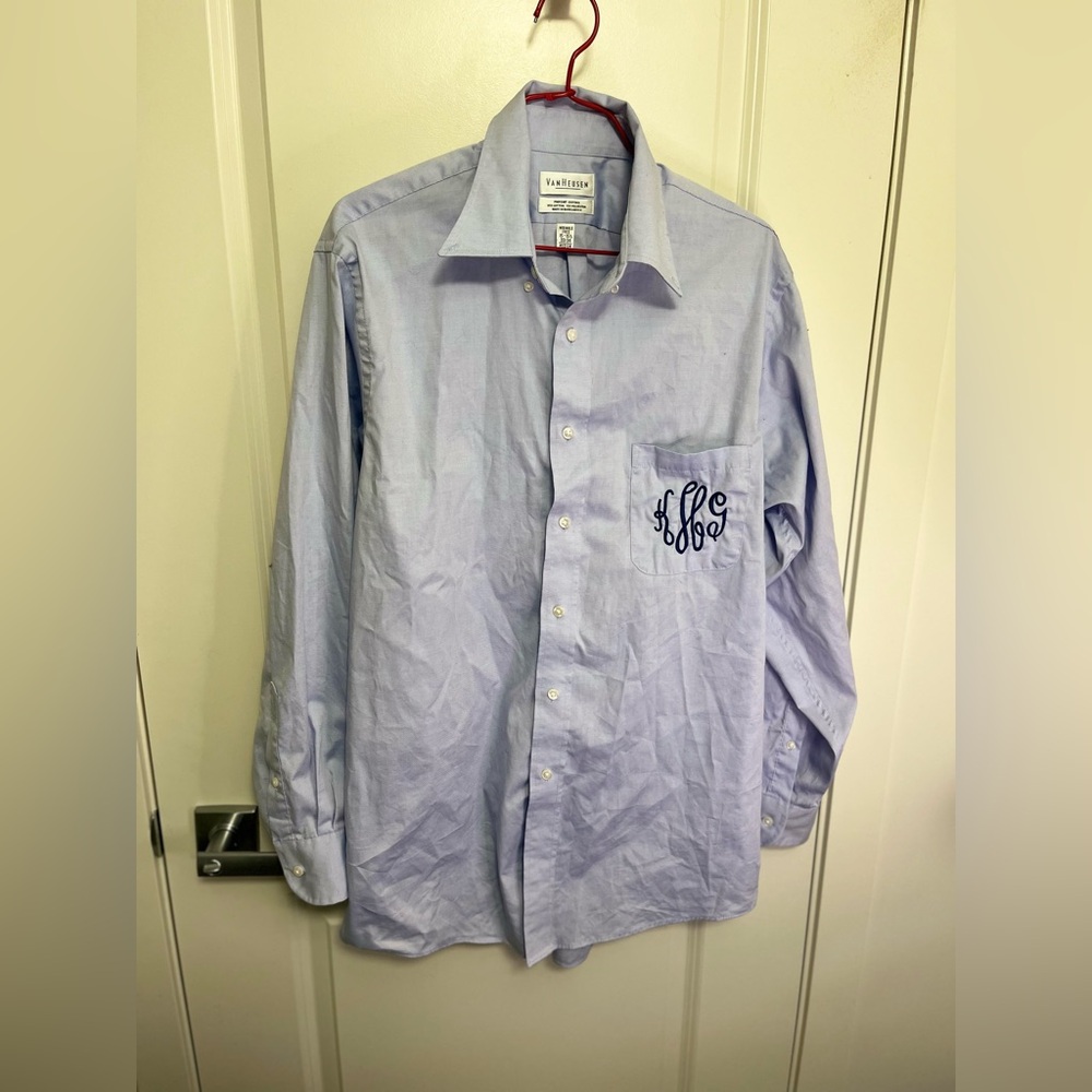 Van Heusen Men's Classic Blue Oxford Dress Shirt in size M